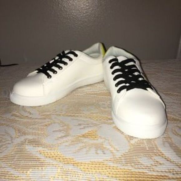 Jellypop Campus Sneakers NWT, Sz. 8.5 & 9 - Picture 3 of 5